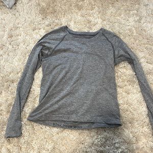 Lululemon grey swiftly tec